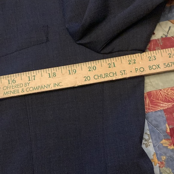 Jos. A. Banks suit jacket navy wool 43 L timeless style - Picture 4 of 12